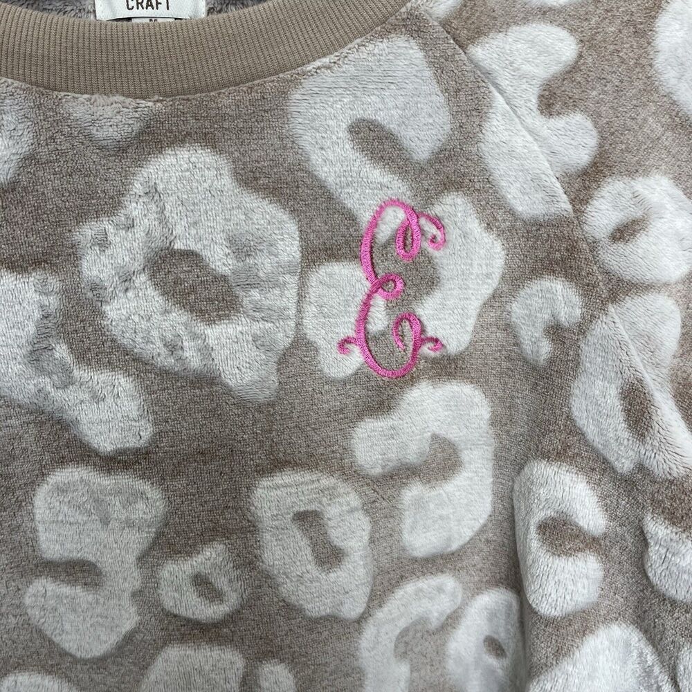 True Craft | Tan Plush Animal Leopard Print Monogram E Cropped Sweater Medium - Picture 3 of 7